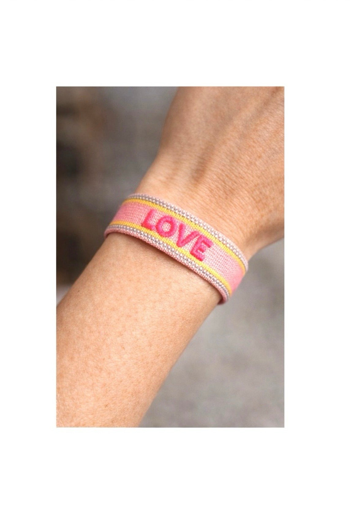 Bracciale Ricamato Love Fucsia