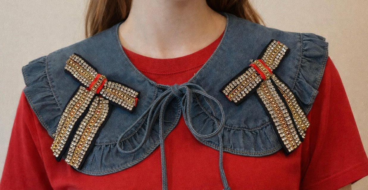 Colletto Denim con Fiocchi di Strass